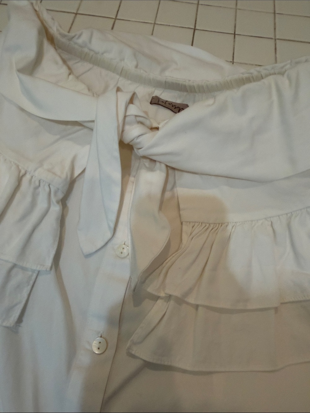 Petersyn White Off-Shoulder Ruffle Button-Down Top - Picture 5 of 6